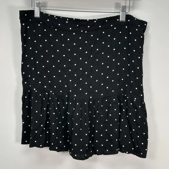 Old Navy Black Polka Dot‎ Mini Skirt Large - Picture 2 of 3